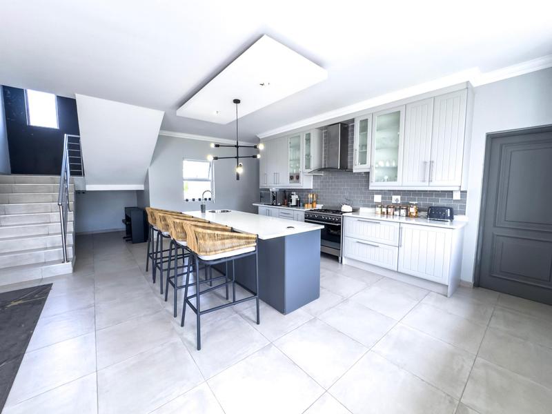 4 Bedroom Property for Sale in Midstream Ridge Gauteng