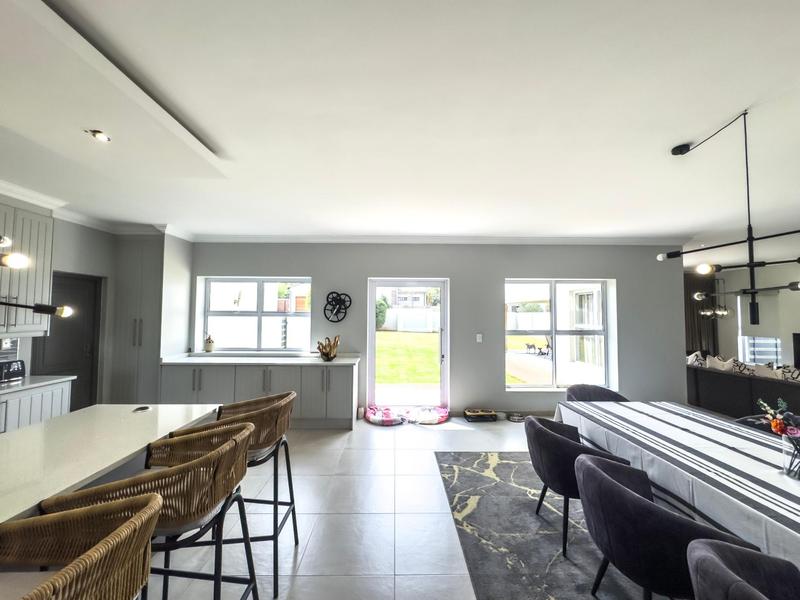 4 Bedroom Property for Sale in Midstream Ridge Gauteng