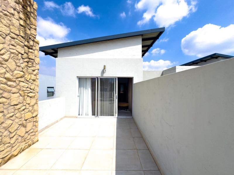 4 Bedroom Property for Sale in Midstream Ridge Gauteng