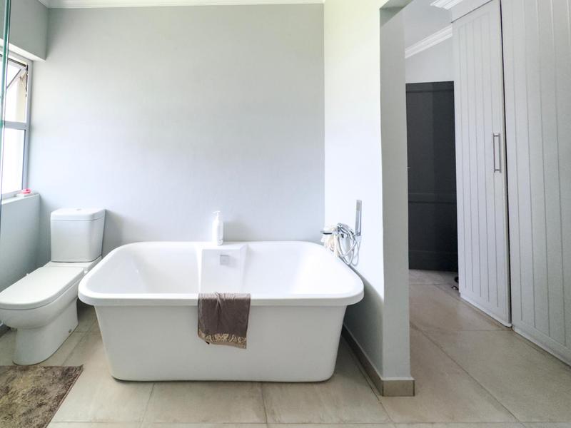 4 Bedroom Property for Sale in Midstream Ridge Gauteng