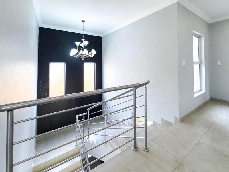4 Bedroom Property for Sale in Midstream Ridge Gauteng