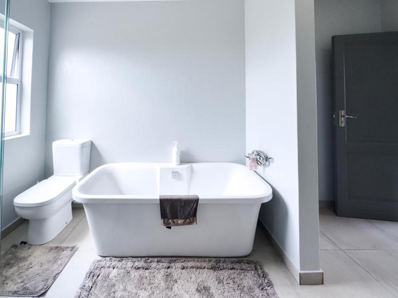 4 Bedroom Property for Sale in Midstream Ridge Gauteng