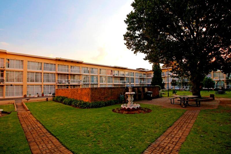 To Let 1 Bedroom Property for Rent in Horison Gauteng