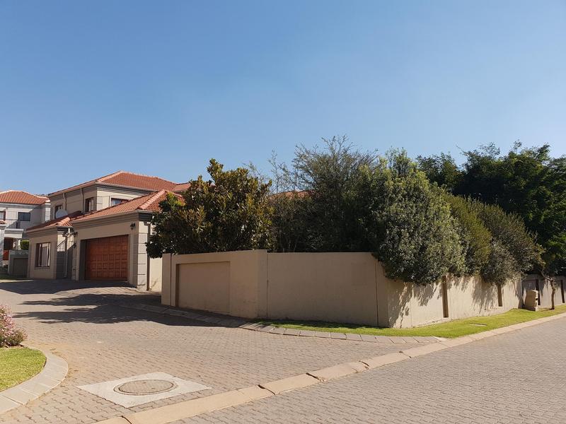 To Let 3 Bedroom Property for Rent in Amorosa Gauteng