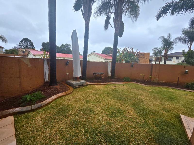 To Let 3 Bedroom Property for Rent in Glen Marais Gauteng