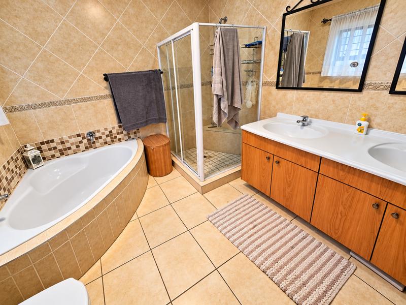 3 Bedroom Property for Sale in Glen Marais Gauteng