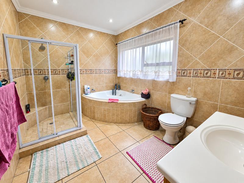3 Bedroom Property for Sale in Glen Marais Gauteng