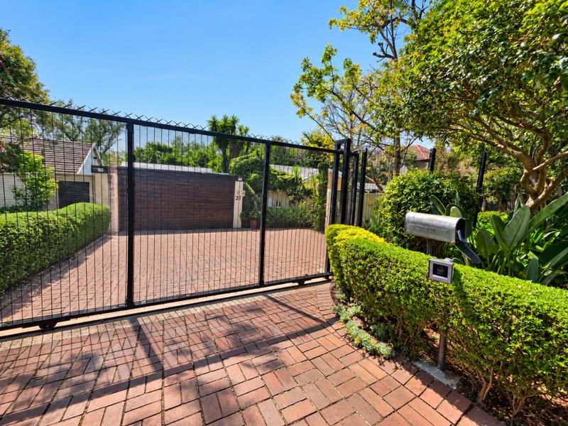 To Let 3 Bedroom Property for Rent in Linden Gauteng