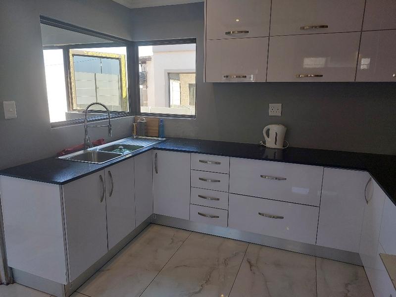 4 Bedroom Property for Sale in Jameson Park Gauteng