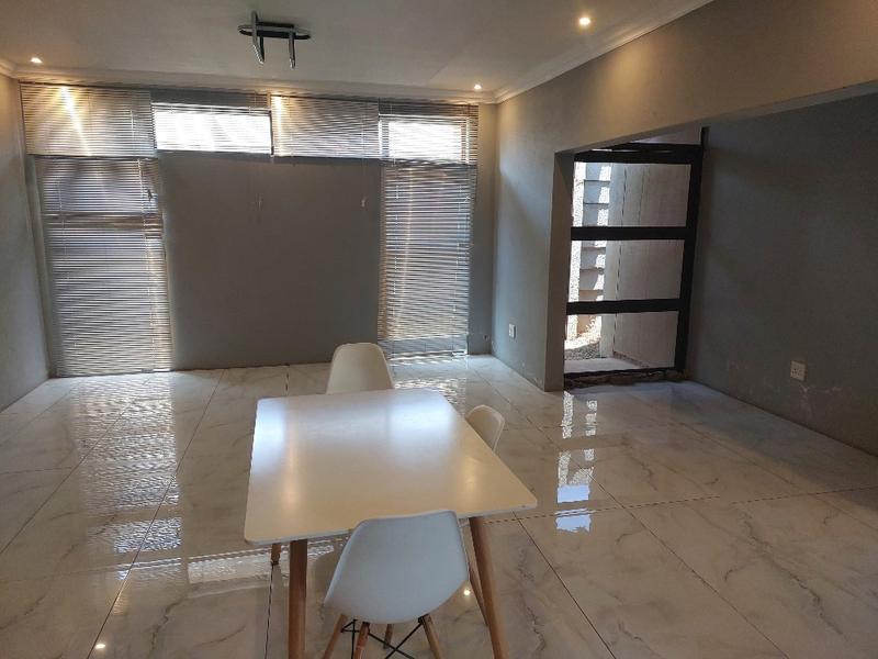 4 Bedroom Property for Sale in Jameson Park Gauteng