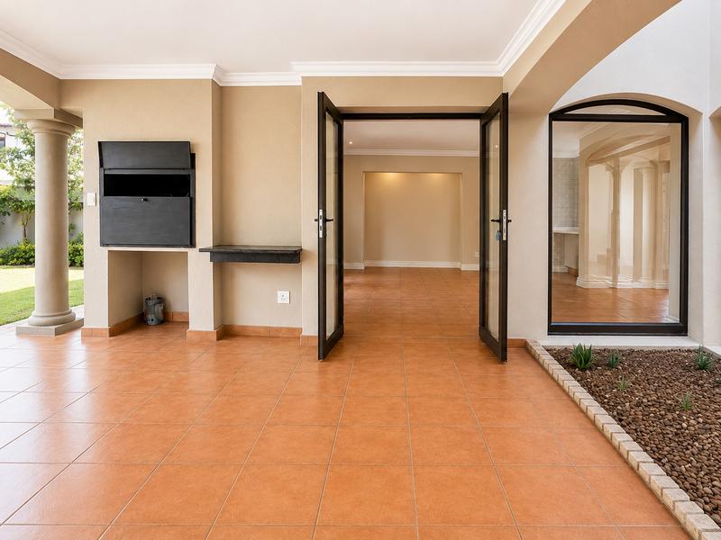 To Let 4 Bedroom Property for Rent in Silver Lakes Gauteng