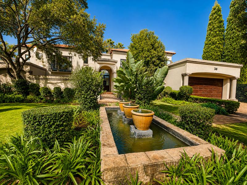 To Let 4 Bedroom Property for Rent in Silver Lakes Gauteng