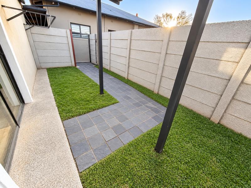To Let 1 Bedroom Property for Rent in Casseldale Gauteng