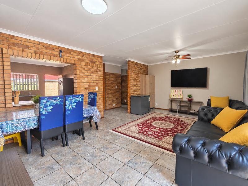 2 Bedroom Property for Sale in Strubenvale Gauteng