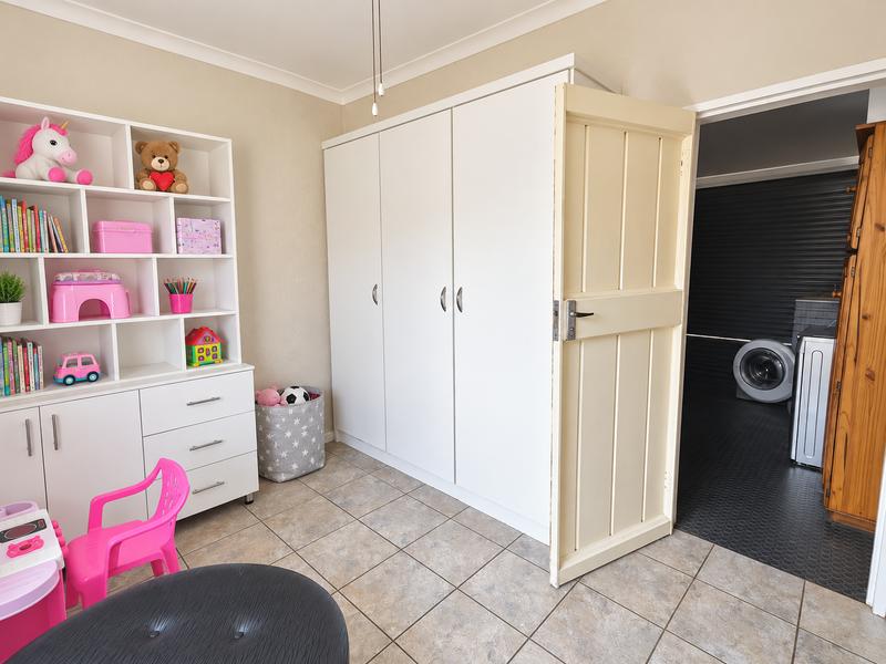 2 Bedroom Property for Sale in Strubenvale Gauteng