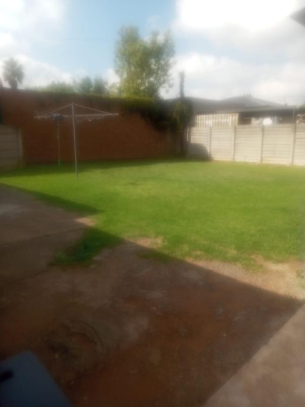 To Let 3 Bedroom Property for Rent in Geduld Gauteng