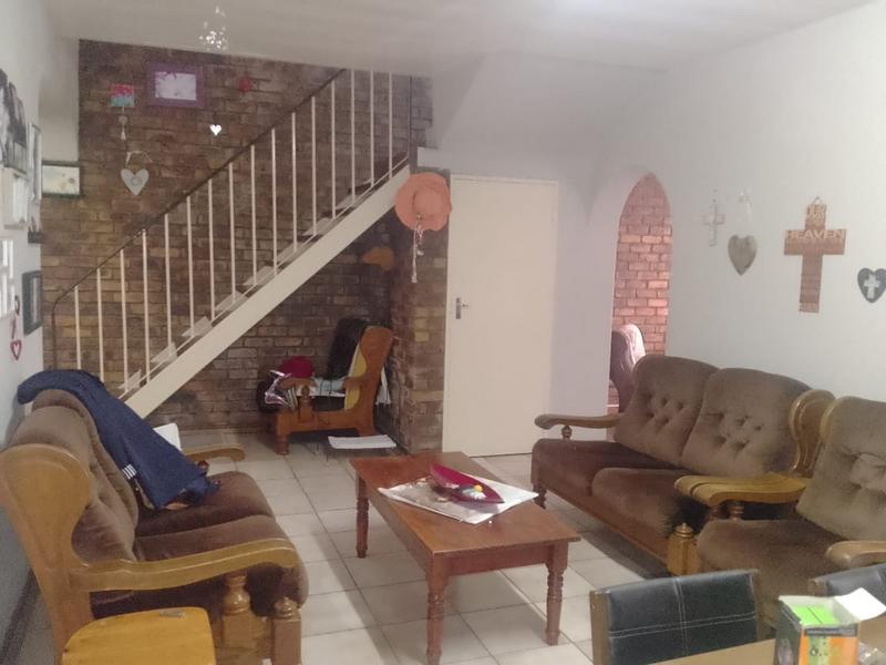 To Let 2 Bedroom Property for Rent in Petersfield Gauteng