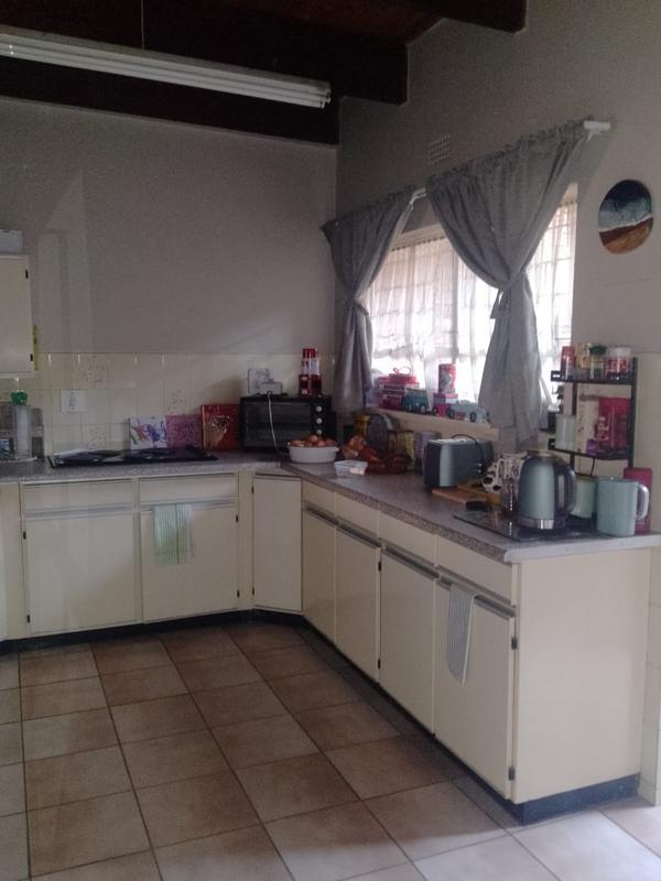 To Let 2 Bedroom Property for Rent in Petersfield Gauteng