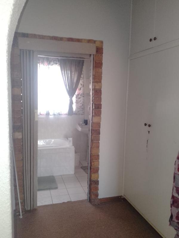 To Let 2 Bedroom Property for Rent in Petersfield Gauteng