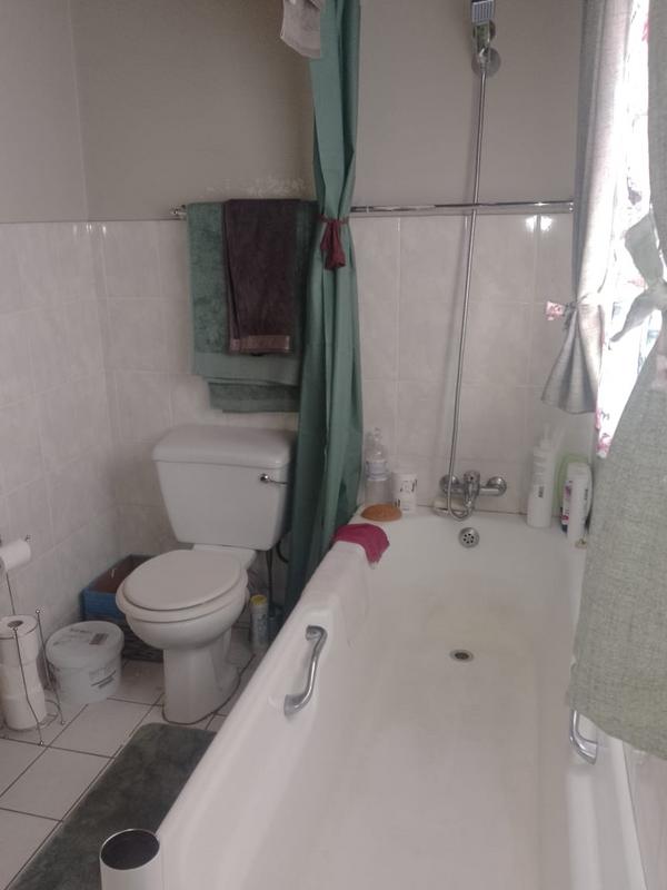 To Let 2 Bedroom Property for Rent in Petersfield Gauteng