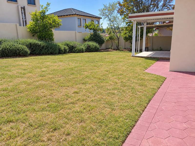 3 Bedroom Property for Sale in Thatchfield Gauteng