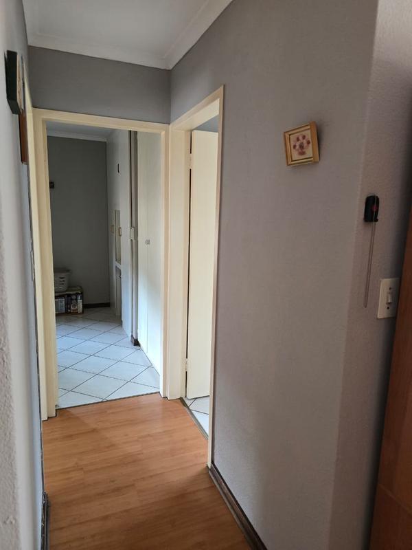 2 Bedroom Property for Sale in Albertsdal Gauteng