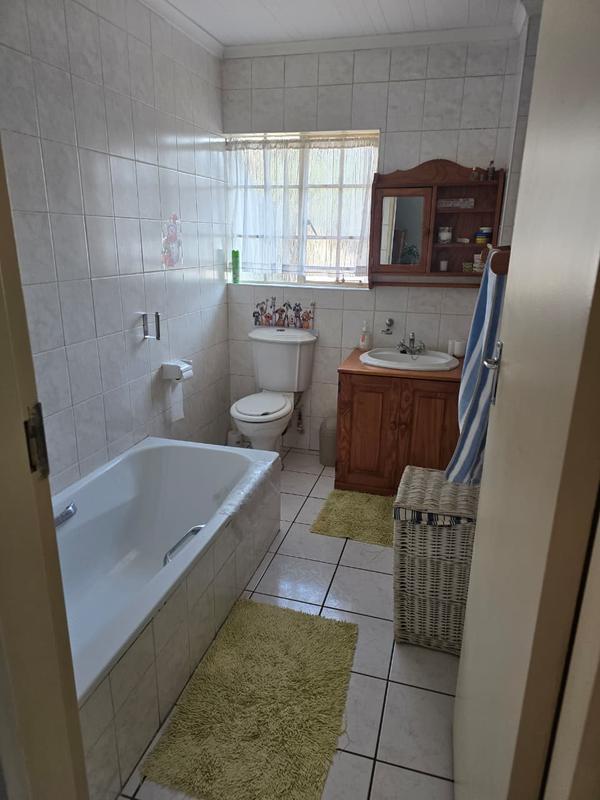 2 Bedroom Property for Sale in Albertsdal Gauteng