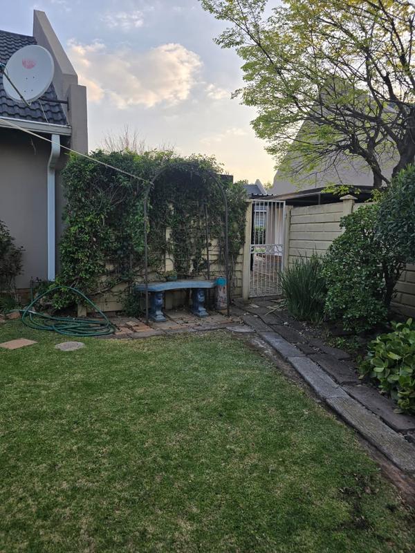 2 Bedroom Property for Sale in Albertsdal Gauteng