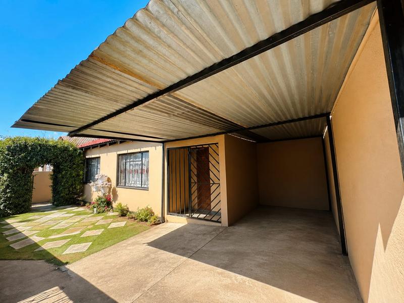 2 Bedroom Property for Sale in Tembisa Gauteng