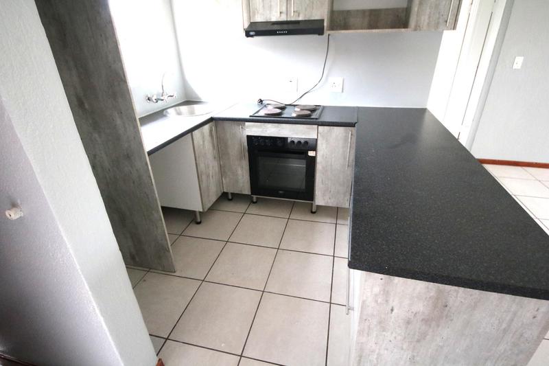 To Let 2 Bedroom Property for Rent in Vorna Valley Gauteng