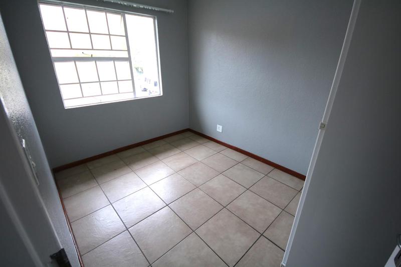 To Let 2 Bedroom Property for Rent in Vorna Valley Gauteng