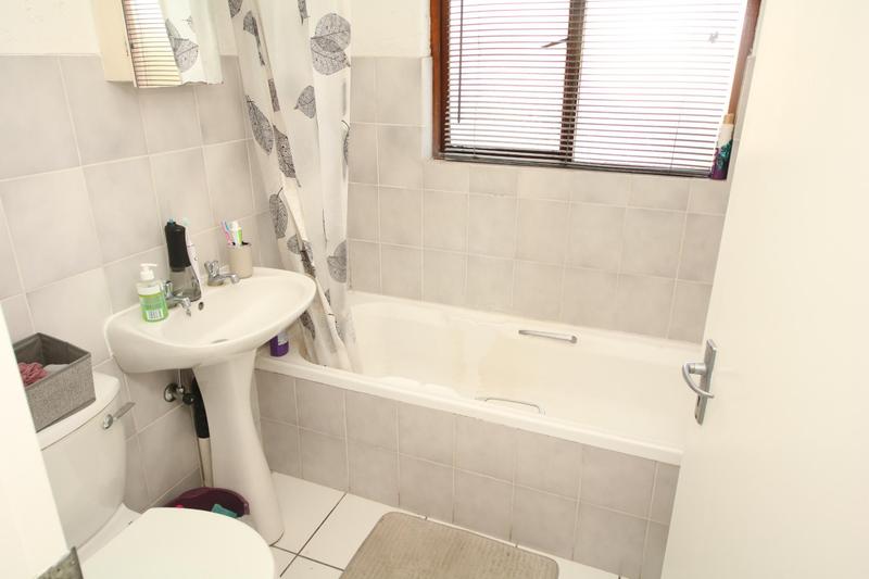 1 Bedroom Property for Sale in Bryanston Gauteng