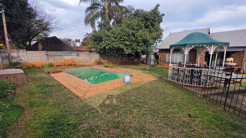5 Bedroom Property for Sale in Suiderberg Gauteng