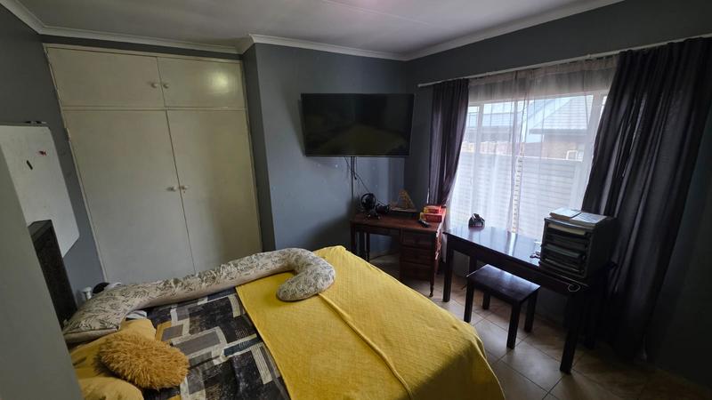 5 Bedroom Property for Sale in Suiderberg Gauteng