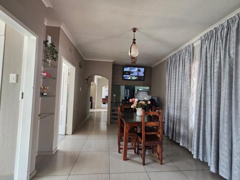 3 Bedroom Property for Sale in Helikonpark Gauteng