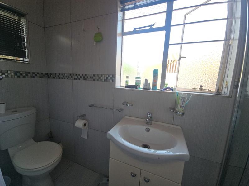 3 Bedroom Property for Sale in Helikonpark Gauteng