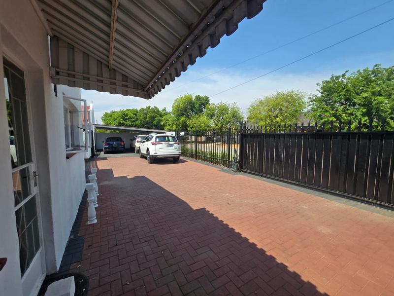 3 Bedroom Property for Sale in Helikonpark Gauteng