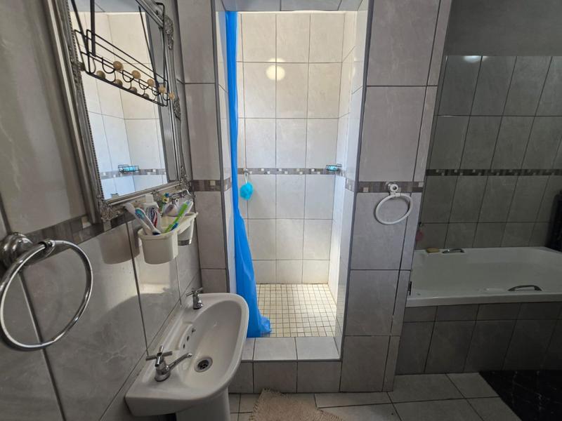 3 Bedroom Property for Sale in Helikonpark Gauteng