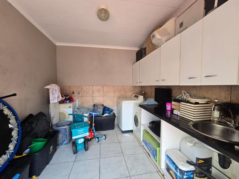 3 Bedroom Property for Sale in Helikonpark Gauteng