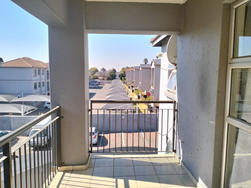 2 Bedroom Property for Sale in Bardene Gauteng