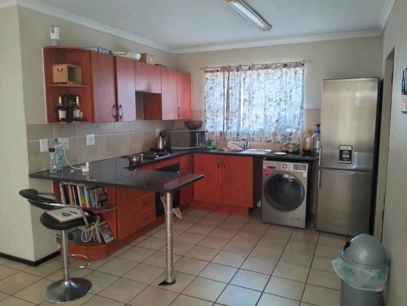 2 Bedroom Property for Sale in Bardene Gauteng