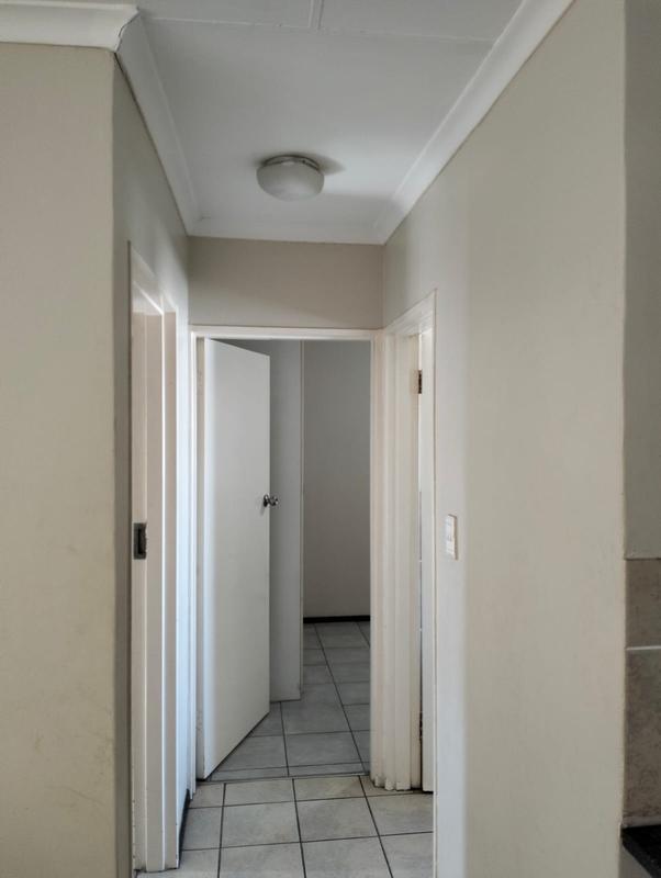 2 Bedroom Property for Sale in Bardene Gauteng