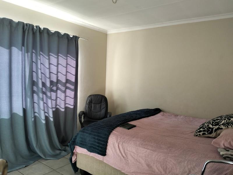 2 Bedroom Property for Sale in Bardene Gauteng
