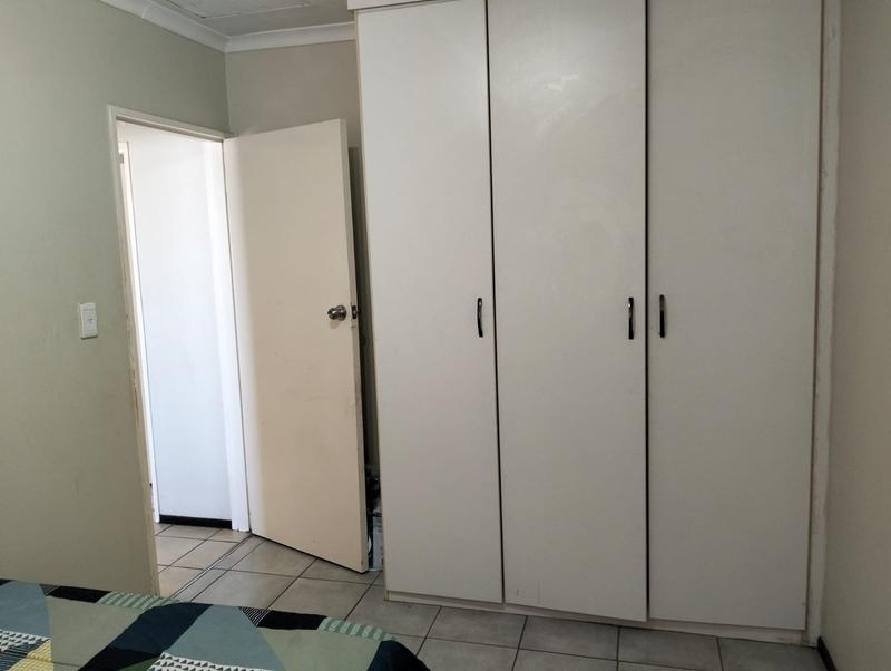 2 Bedroom Property for Sale in Bardene Gauteng