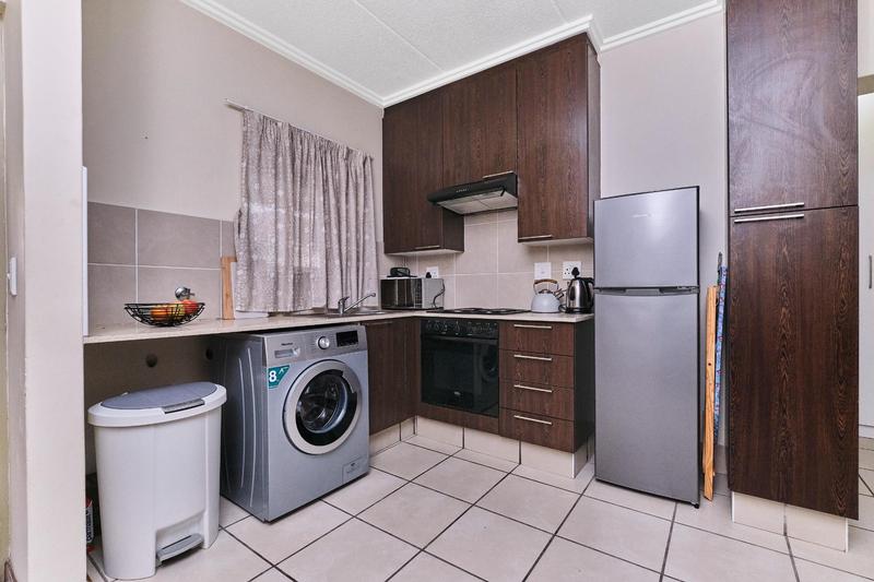 To Let 1 Bedroom Property for Rent in Lonehill Gauteng
