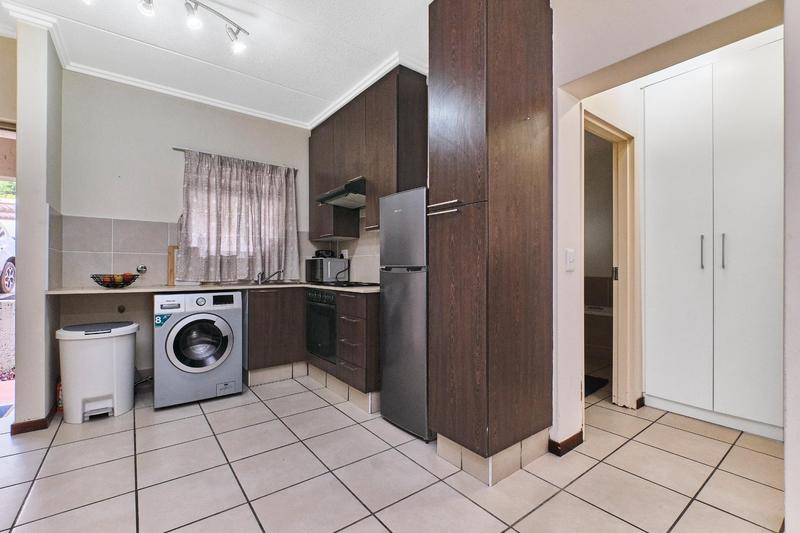 To Let 1 Bedroom Property for Rent in Lonehill Gauteng