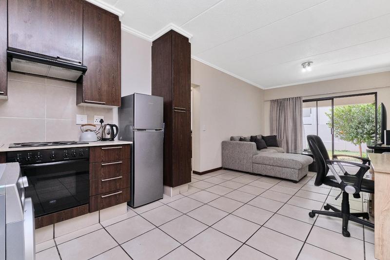 To Let 1 Bedroom Property for Rent in Lonehill Gauteng