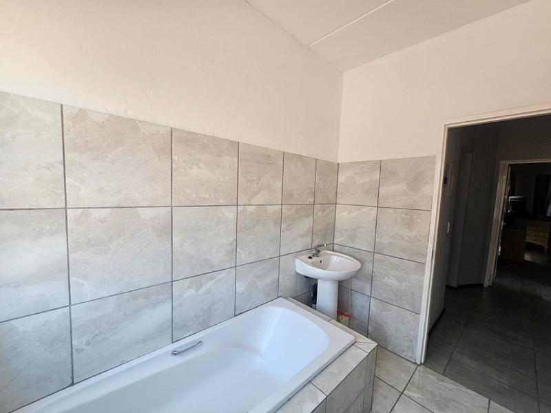 2 Bedroom Property for Sale in North Riding AH Gauteng