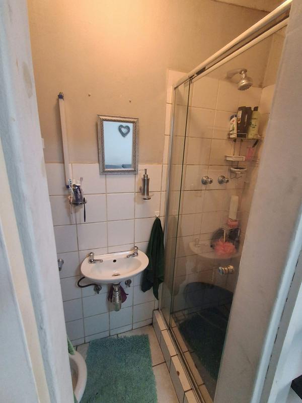 1 Bedroom Property for Sale in Hurlyvale Gauteng