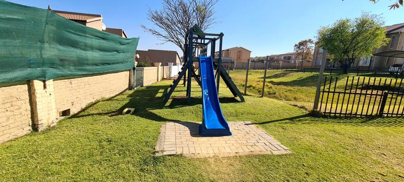To Let 2 Bedroom Property for Rent in Laser Park Gauteng